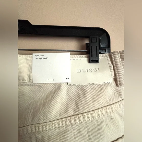 DL1961 Ultra High Rise Taylor Shorts Flax (Vintage) 32 NWT - Picture 7 of 13